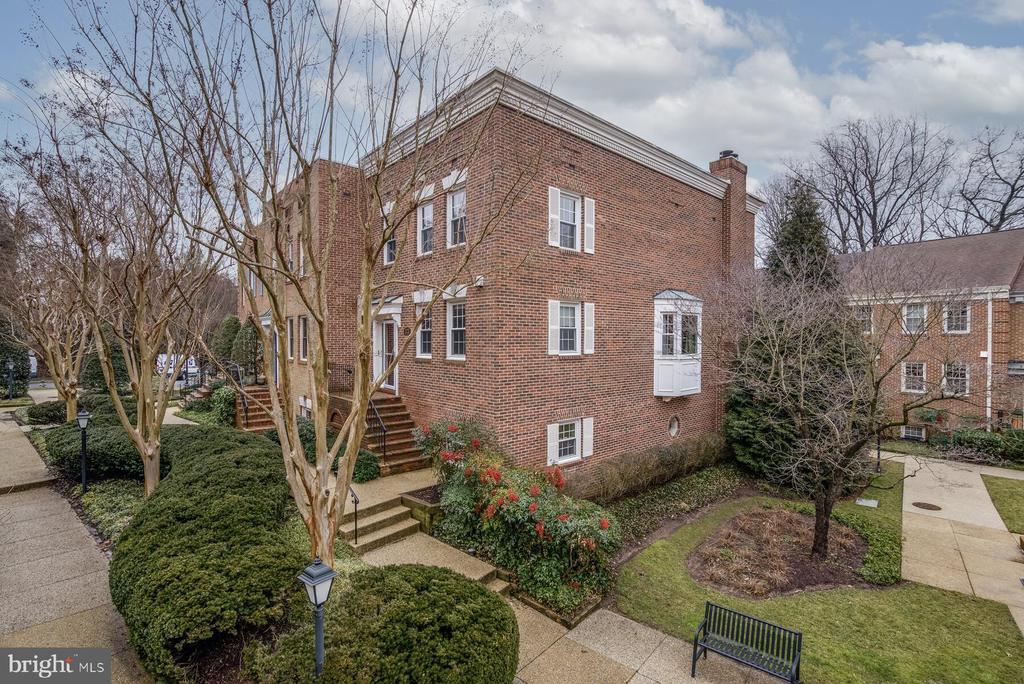 5221 Crown Street #15